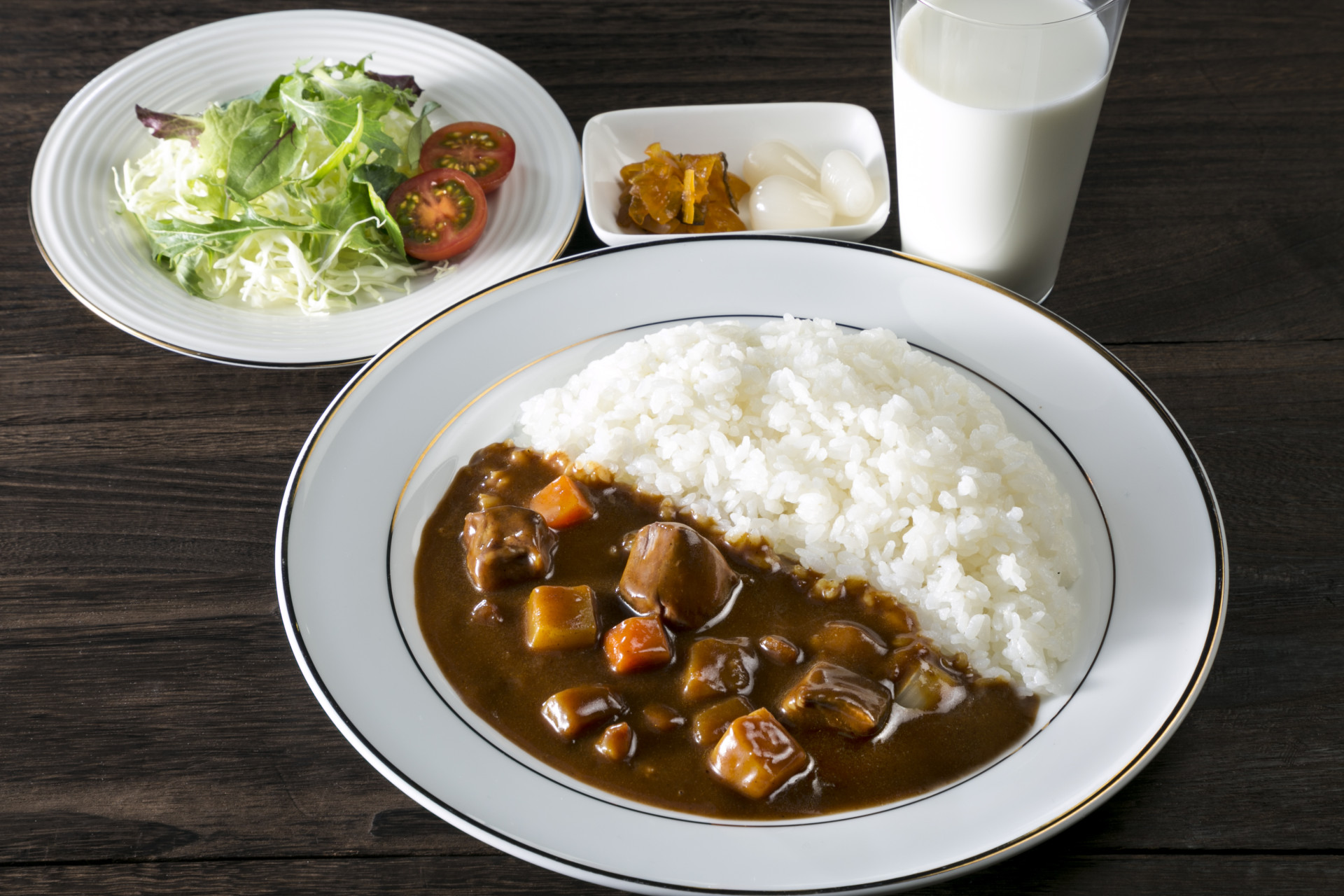 ルーツはレトロな海軍食「よこすか海軍カレー」